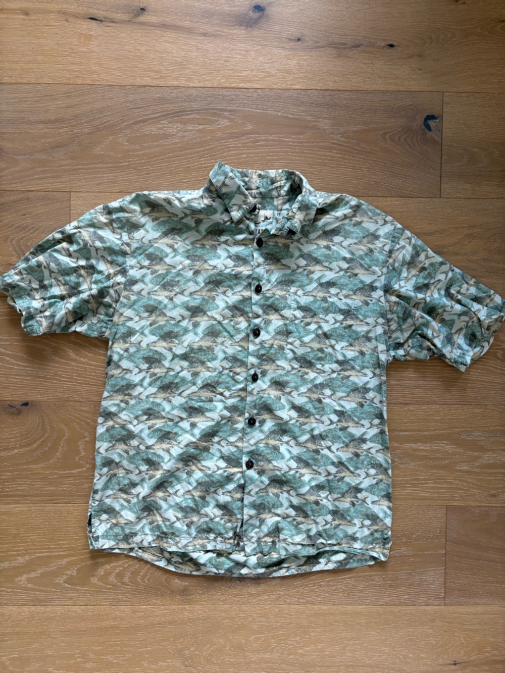 Kahala Hawaiian Shirt Flying Fish Print Size Large Short Sleeve Button Up